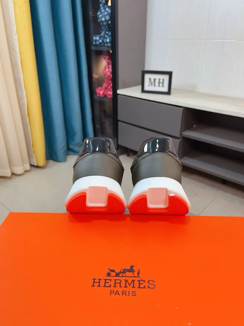 Men's shoes 💰460🌸🌸【HERMES】Hermès high-end quality original shoe upper: 🔝tumbled calfskin, suede calfskin, shoe body sewn H totem, outsole: ultra-light TPU foam·rubber; two-color molded outsole, ultra-high quality control·fine workmanship: highlighting (high-end·luxury·grade) 38-44 (45 can be customized)